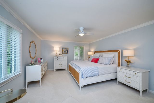 1010 Thunderbird Lane, Naperville, IL 60563