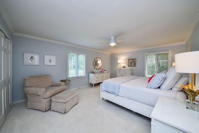 1010 Thunderbird Lane, Naperville, IL 60563