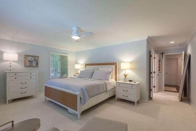 1010 Thunderbird Lane, Naperville, IL 60563