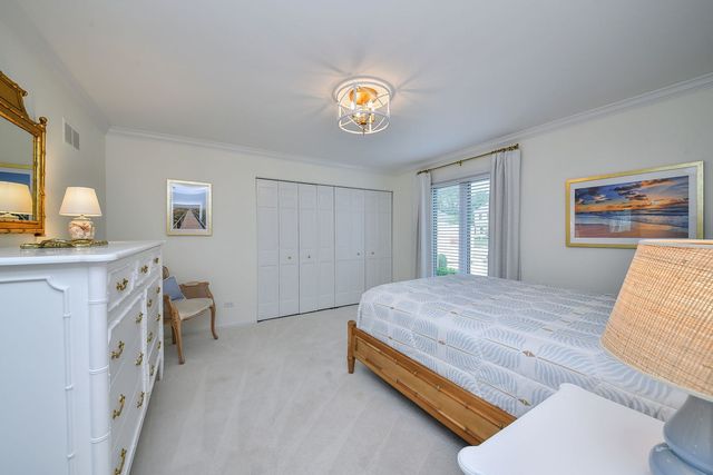 1010 Thunderbird Lane, Naperville, IL 60563