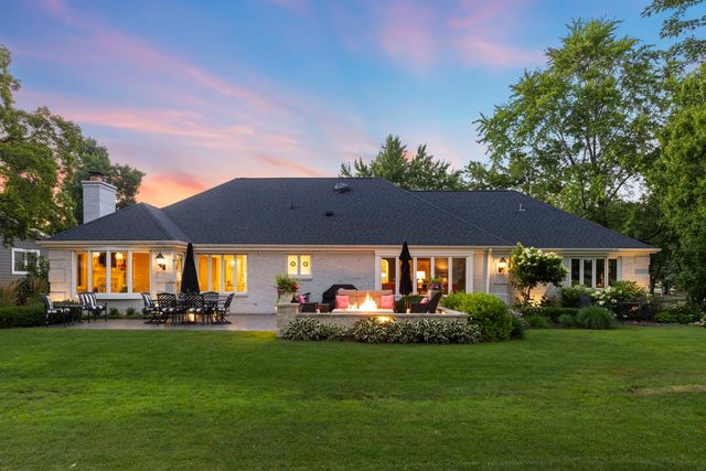 1010 Thunderbird Lane, Naperville, IL 60563