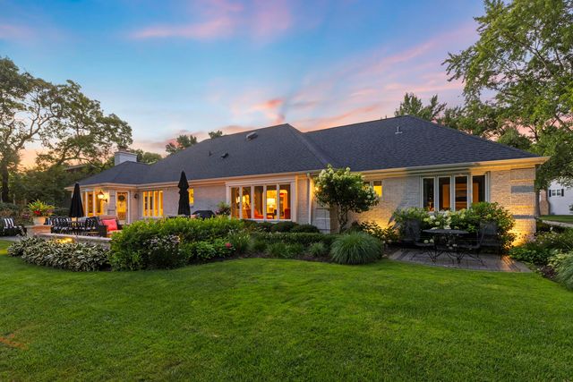1010 Thunderbird Lane, Naperville, IL 60563