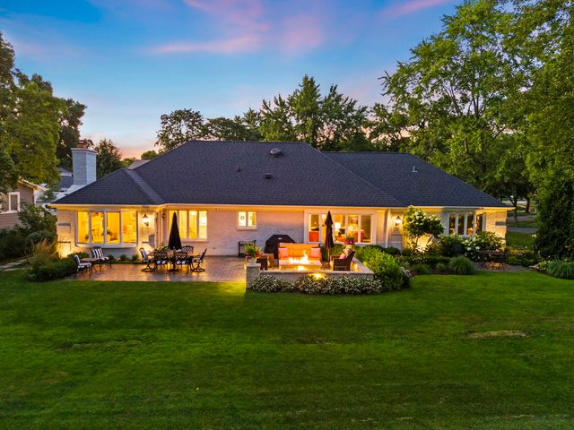 1010 Thunderbird Lane, Naperville, IL 60563
