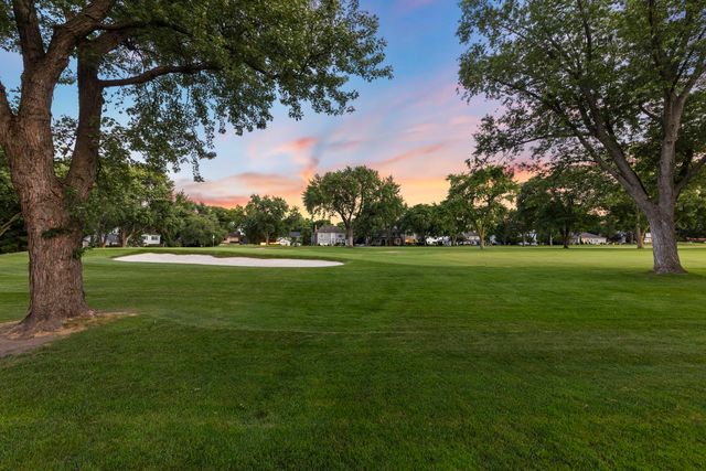 1010 Thunderbird Lane, Naperville, IL 60563
