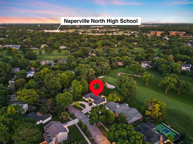 1010 Thunderbird Lane, Naperville, IL 60563