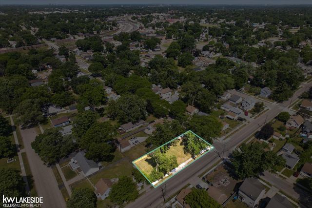 1336 E Meyers Avenue, Hazel Park, MI 48030