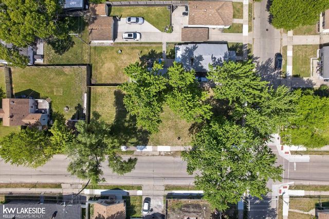 1336 E Meyers Avenue, Hazel Park, MI 48030
