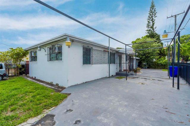2300 NW 9th Street, Miami, FL 33125