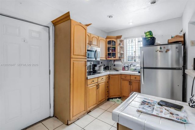 2300 NW 9th Street, Miami, FL 33125