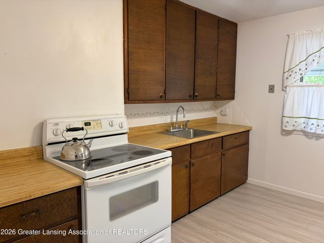 6054 Daft Street, Lansing, MI 48911