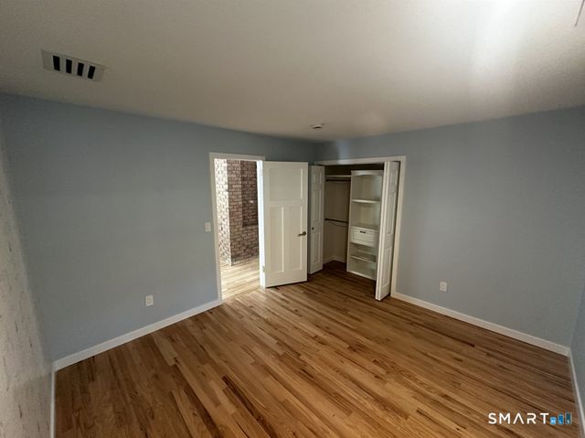 19 Brookhill Lane, Norwalk, CT 06851