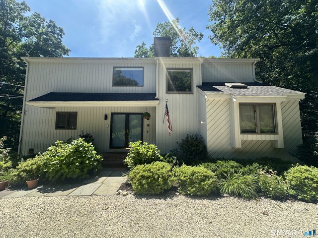 19 Brookhill Lane, Norwalk, CT 06851