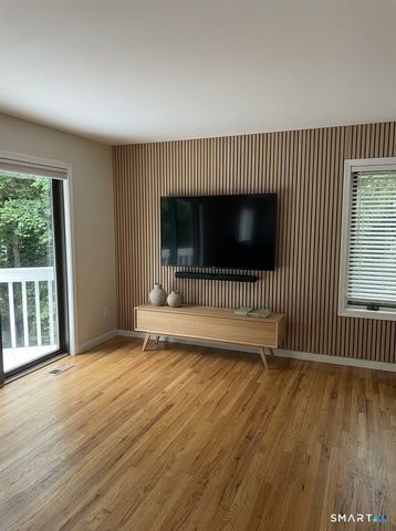 19 Brookhill Lane, Norwalk, CT 06851
