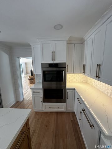 19 Brookhill Lane, Norwalk, CT 06851