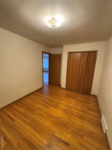 8309 Potomac Street, Center Line, MI 48015