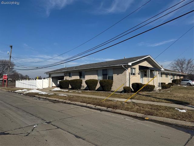 8309 Potomac Street, Center Line, MI 48015