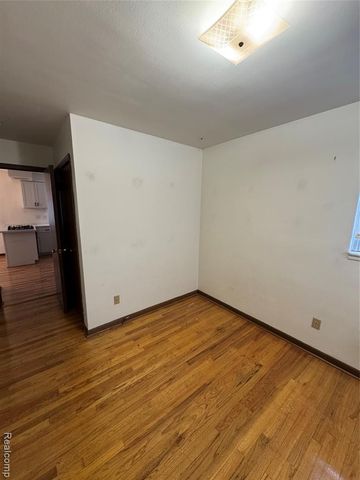 8309 Potomac Street, Center Line, MI 48015