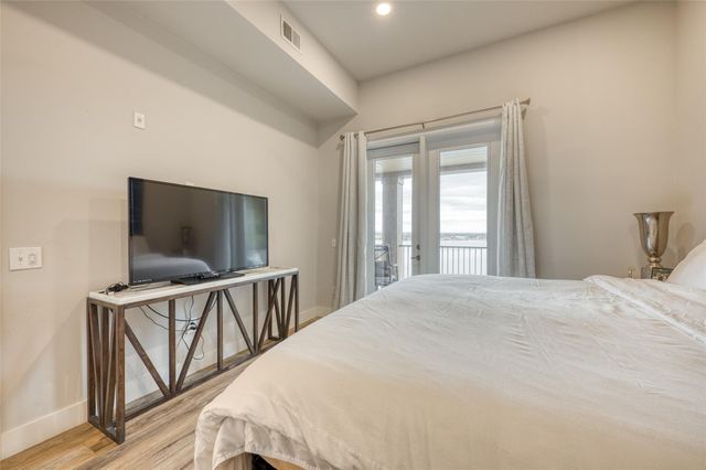 101 West Bank 64, Horseshoe Bay, TX 78657
