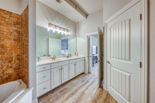 101 West Bank 64, Horseshoe Bay, TX 78657