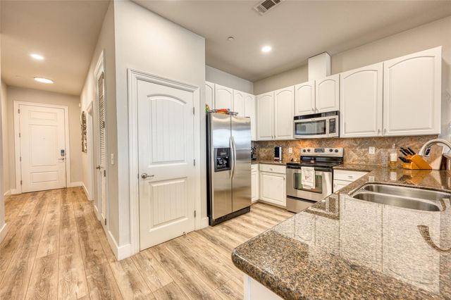 101 West Bank 64, Horseshoe Bay, TX 78657