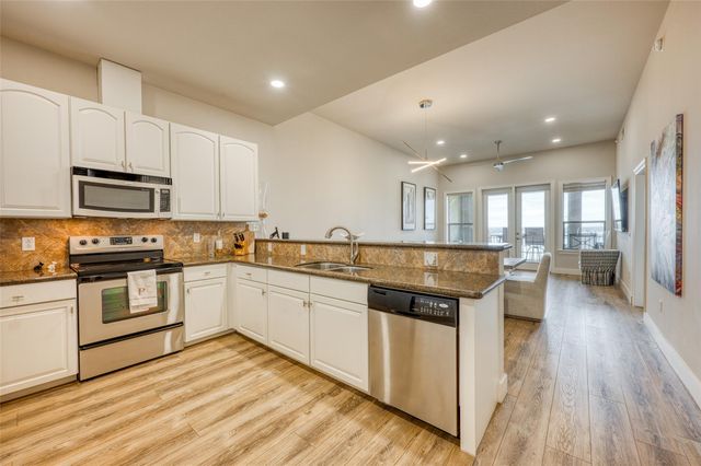101 West Bank 64, Horseshoe Bay, TX 78657
