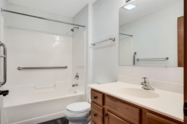 1392 Rosewood TRAIL, Onalaska, WI 54650