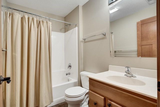 1392 Rosewood TRAIL, Onalaska, WI 54650