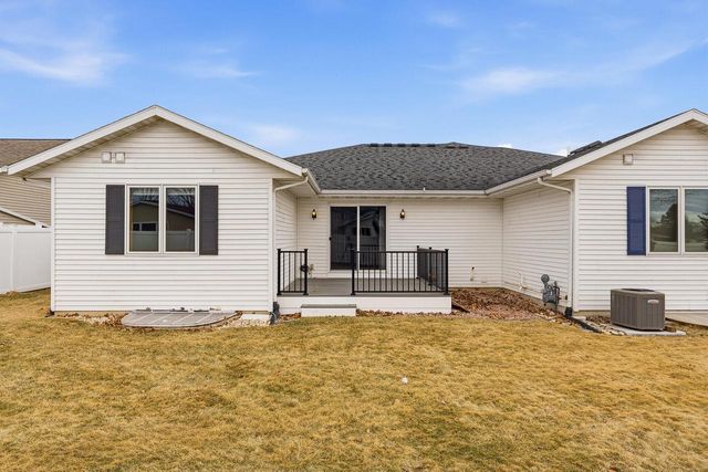 1392 Rosewood TRAIL, Onalaska, WI 54650