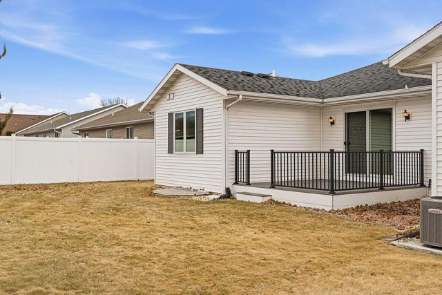 1392 Rosewood TRAIL, Onalaska, WI 54650