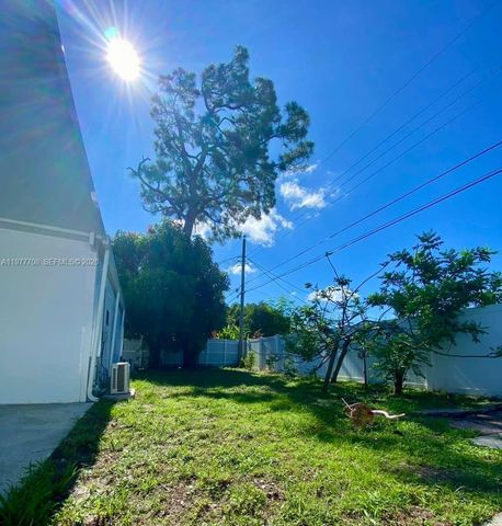 7110 Hope St, Hollywood, FL 33024