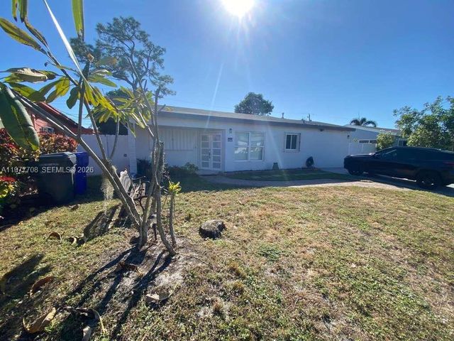 7110 Hope St, Hollywood, FL 33024