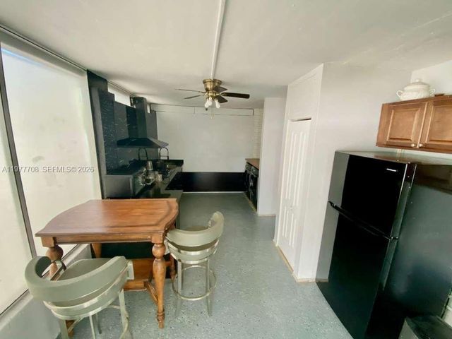 7110 Hope St, Hollywood, FL 33024