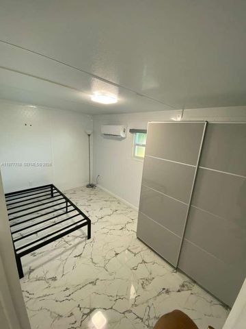 7110 Hope St, Hollywood, FL 33024