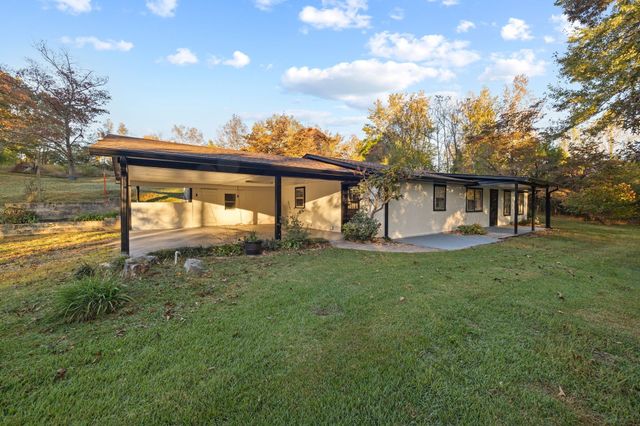 133 Mockerson Rd, Leoma, TN 38468