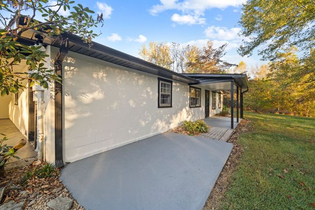 133 Mockerson Rd, Leoma, TN 38468