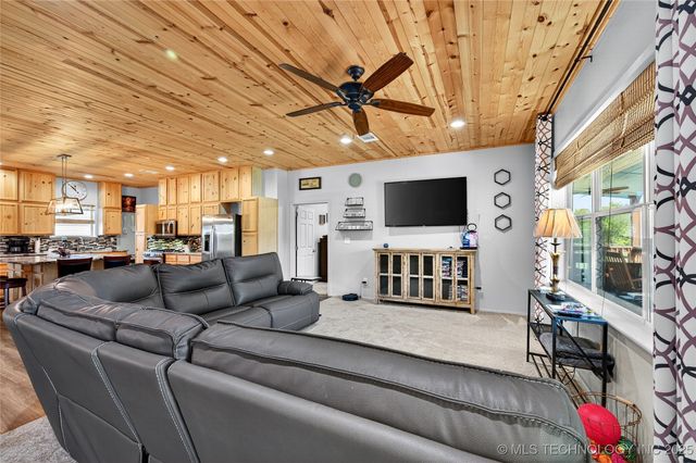 16980 Hayes Road, Kingston, OK 73439