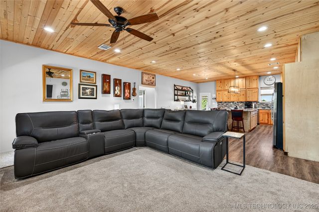 16980 Hayes Road, Kingston, OK 73439