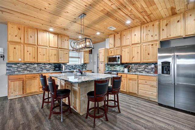 16980 Hayes Road, Kingston, OK 73439