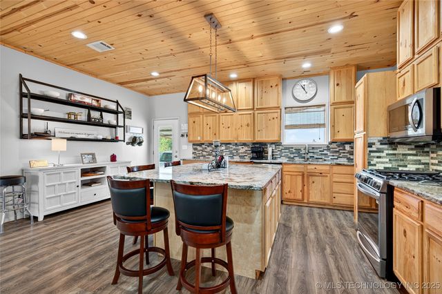 16980 Hayes Road, Kingston, OK 73439