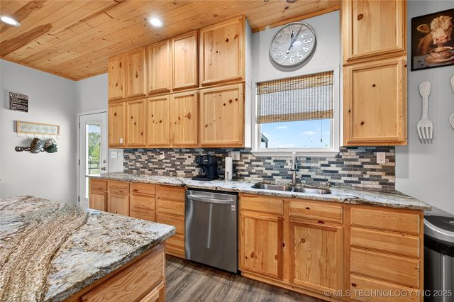 16980 Hayes Road, Kingston, OK 73439