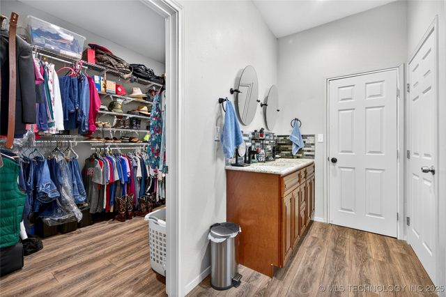 16980 Hayes Road, Kingston, OK 73439