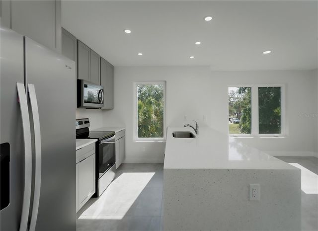 310 HIBISCUS STREET B, Tarpon Springs, FL 34689