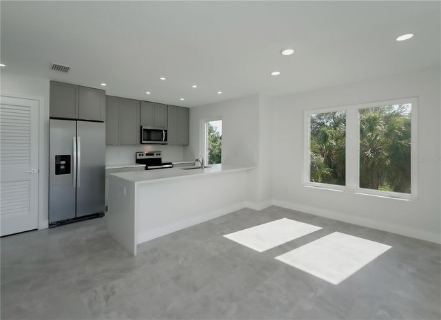 310 HIBISCUS STREET B, Tarpon Springs, FL 34689