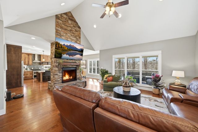 100 Cindy Cir, Tullahoma, TN 37388