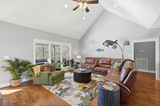 100 Cindy Cir, Tullahoma, TN 37388