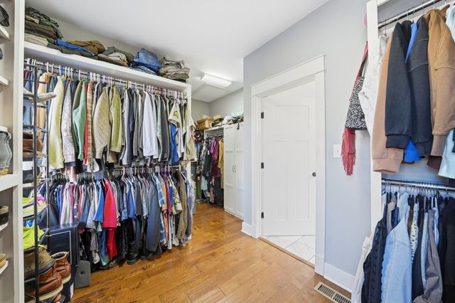 100 Cindy Cir, Tullahoma, TN 37388