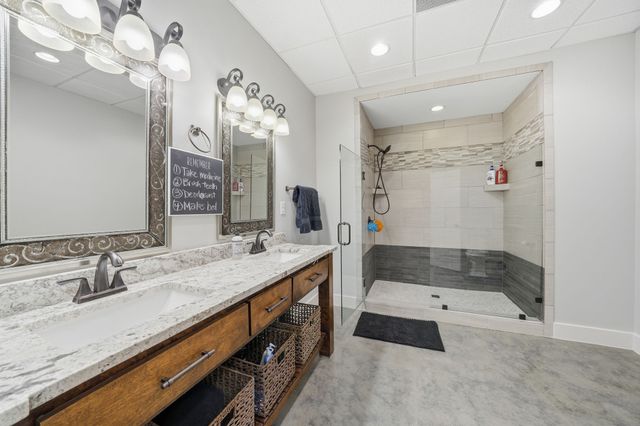 100 Cindy Cir, Tullahoma, TN 37388