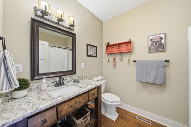 100 Cindy Cir, Tullahoma, TN 37388