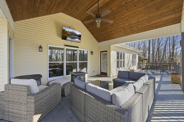 100 Cindy Cir, Tullahoma, TN 37388