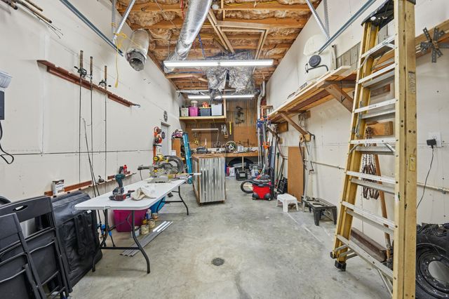 100 Cindy Cir, Tullahoma, TN 37388